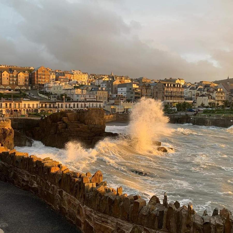 4 The View Apartments Ilfracombe - Seafront, Parking, Lift, Ev Exterior photo