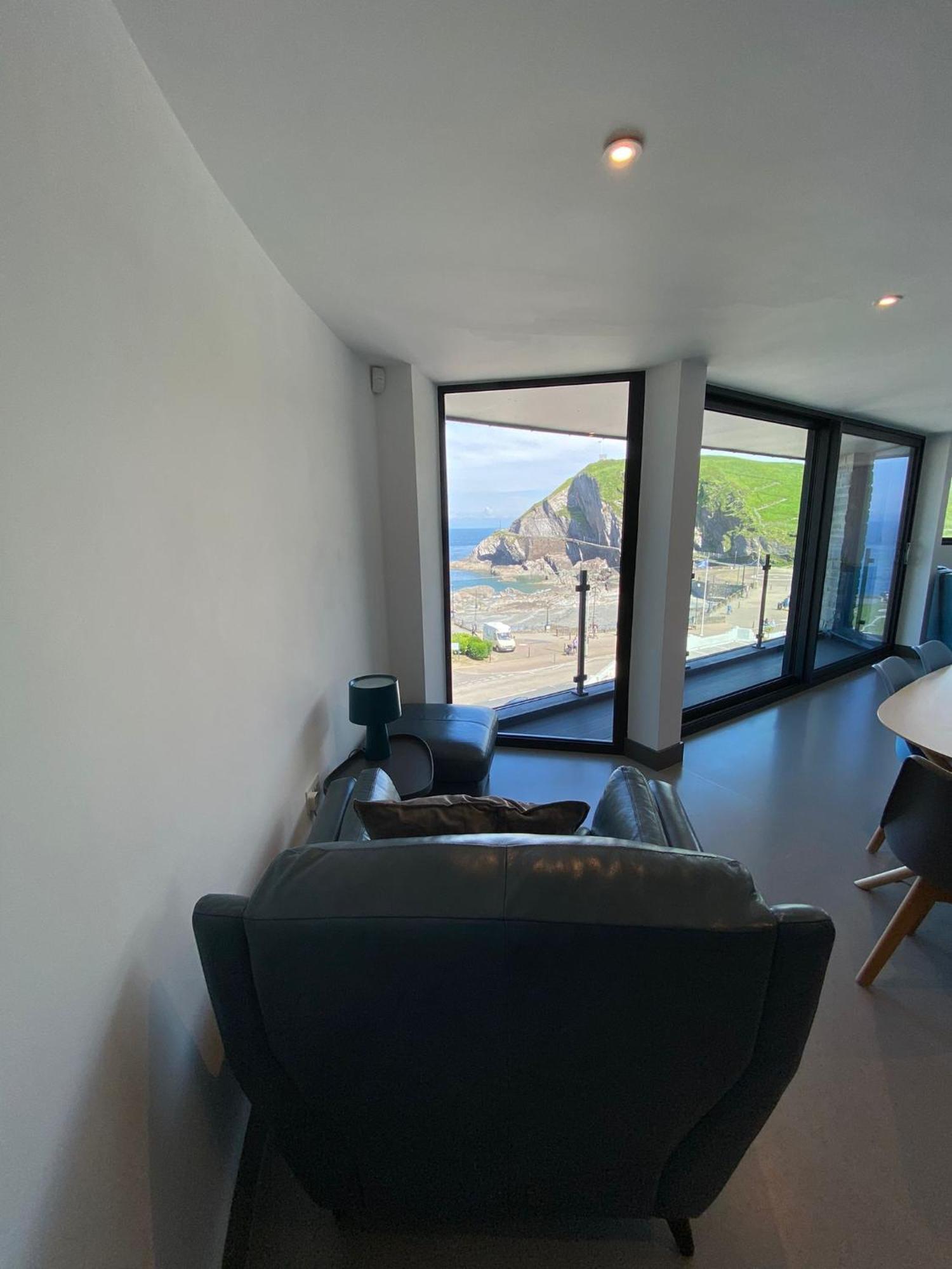 4 The View Apartments Ilfracombe - Seafront, Parking, Lift, Ev Exterior photo